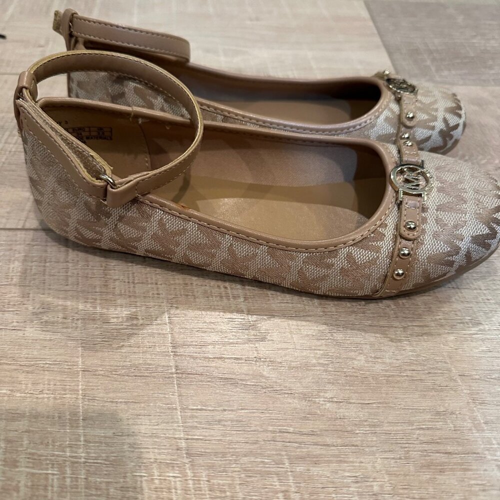 Michael Kors Girls Tan Monogram Ballet Flats With Strap & MK Logo Size 3